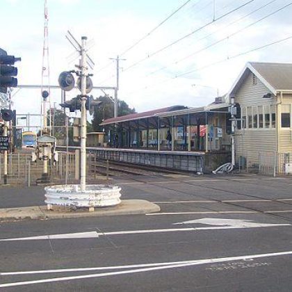 640px Chelsea railway station Melbourne 2010